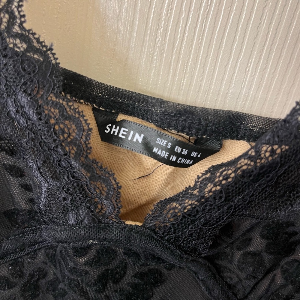 Shein crop top - Picture 3 of 3